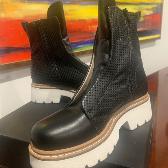 Patrizia Bonfanti Black Boots Kuni Perforated 6.5 - Picture 4 of 5